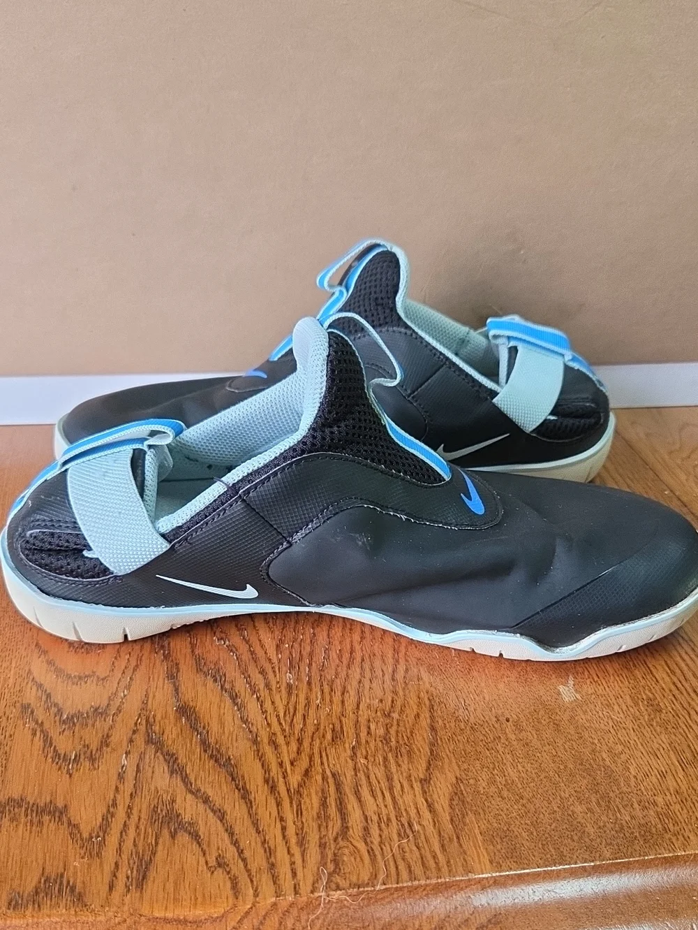 Nike Zoom Pulse nursing shoes 2020 Size 9